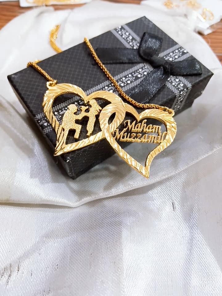 Interlocking Hearts Couple Name Necklace - GiftCity