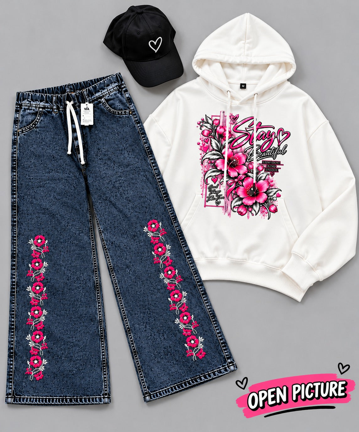 Original open picture of women's winter hoodie set